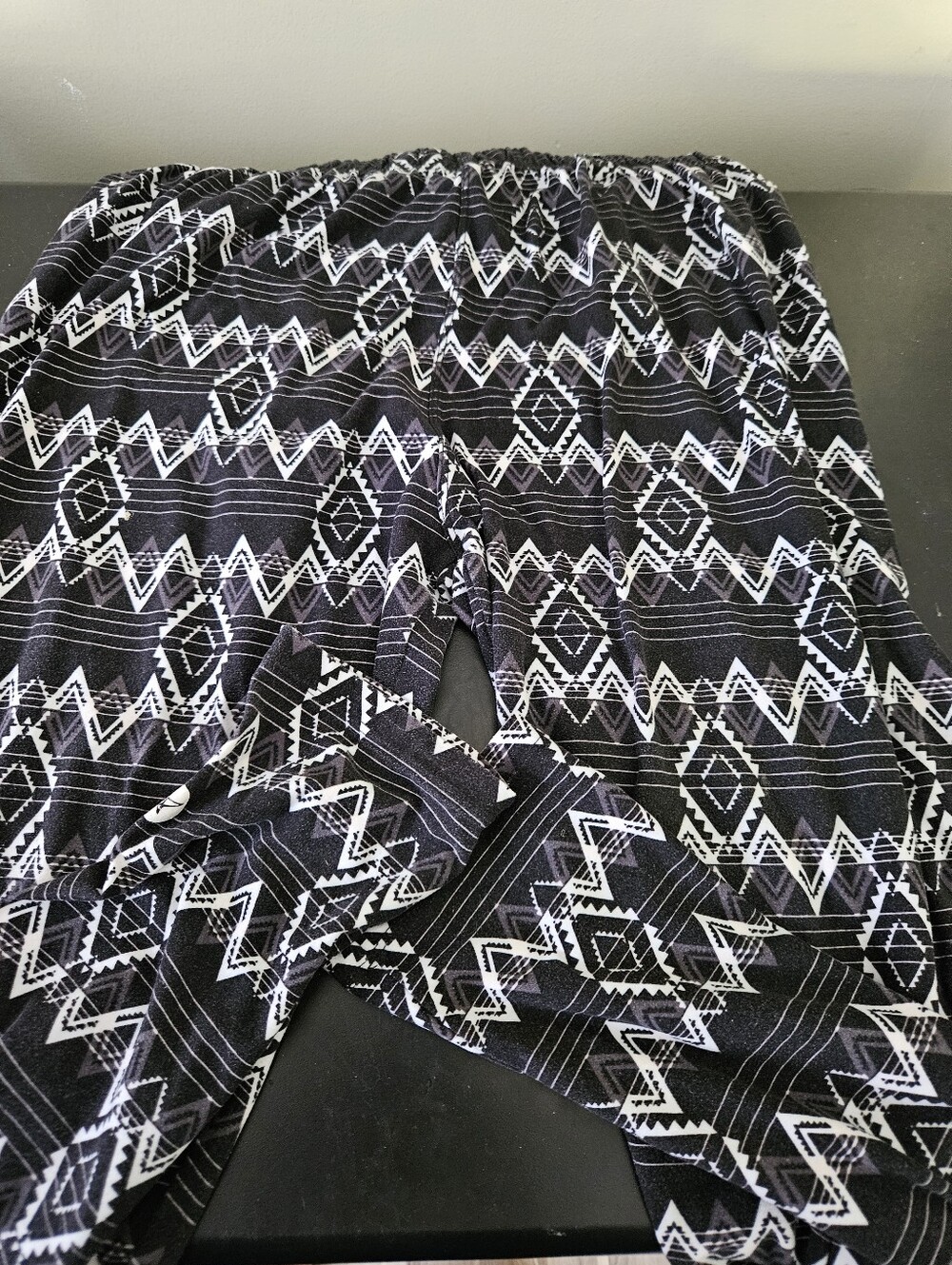 Black & White Geometric Sweetlegs Leggings